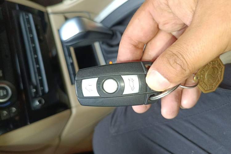 Used BMW X1 2012 sDrive18i Luxury Edition Vehicle Key
