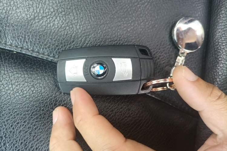 Used BMW X1 2012 xDrive28i Vehicle Key