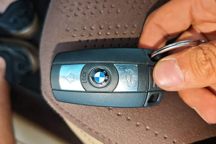 Used BMW X1 2012 sDrive18i Luxury Edition Vehicle Key