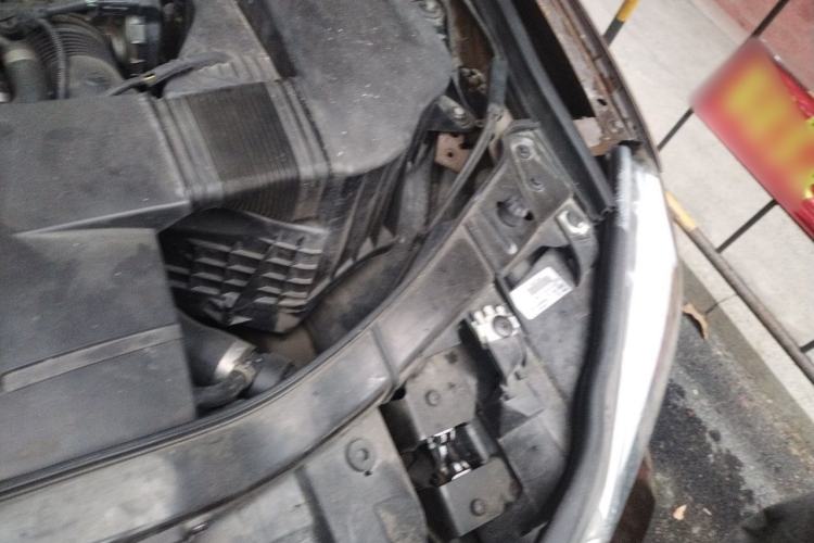Used BMW X1 2012 sDrive18i Fashion Model Engine Bay Left