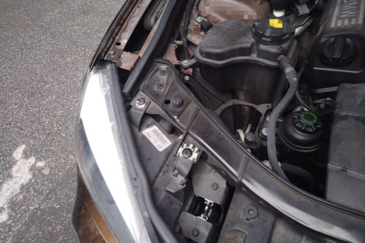 Used BMW X1 2012 sDrive18i Fashion Model Engine Bay Right