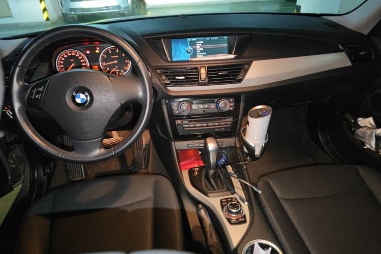 Used BMW X1 2012 sDrive18i Luxury Edition Center Console