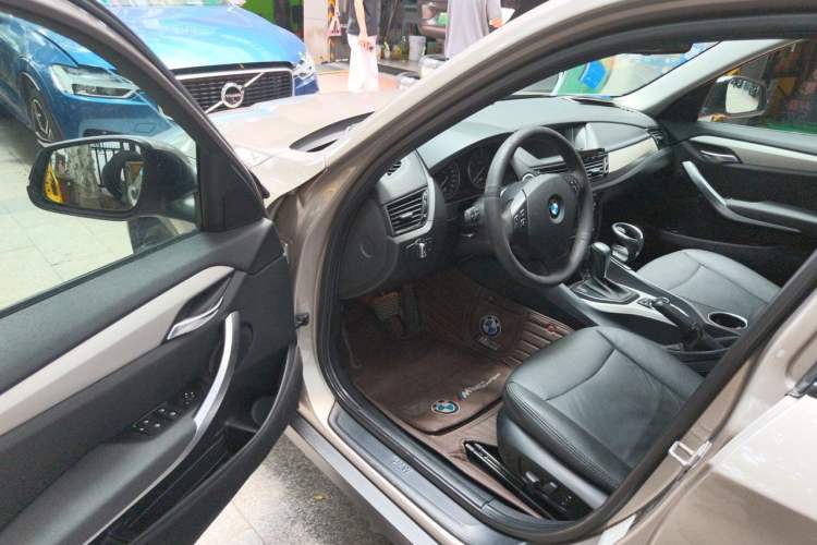 Used BMW X1 2012 sDrive18i Luxury Edition Driver Seat