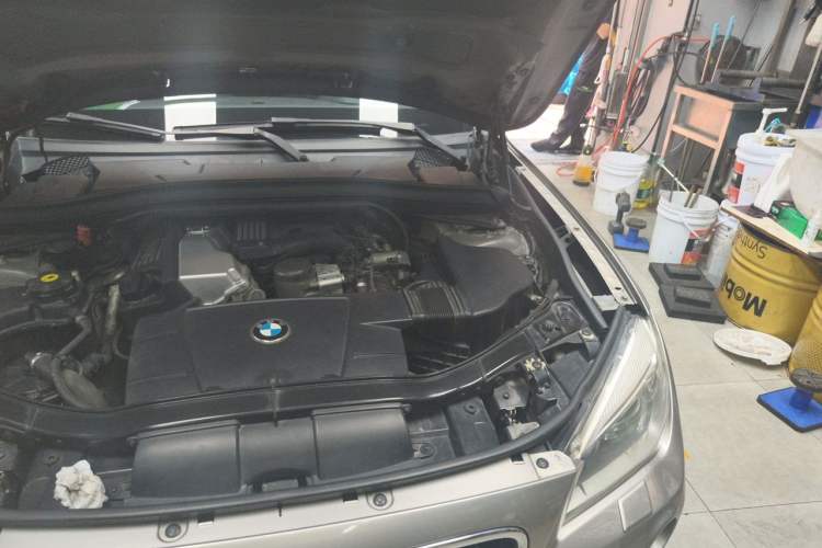 Used BMW X1 2012 sDrive18i Luxury Edition Engine Bay Left