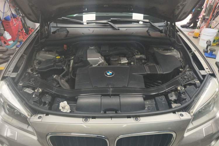Used BMW X1 2012 sDrive18i Luxury Edition Engine Bay