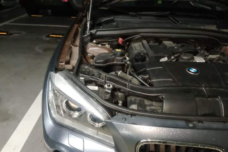Used BMW X1 2012 sDrive18i Luxury Edition Engine Bay Right