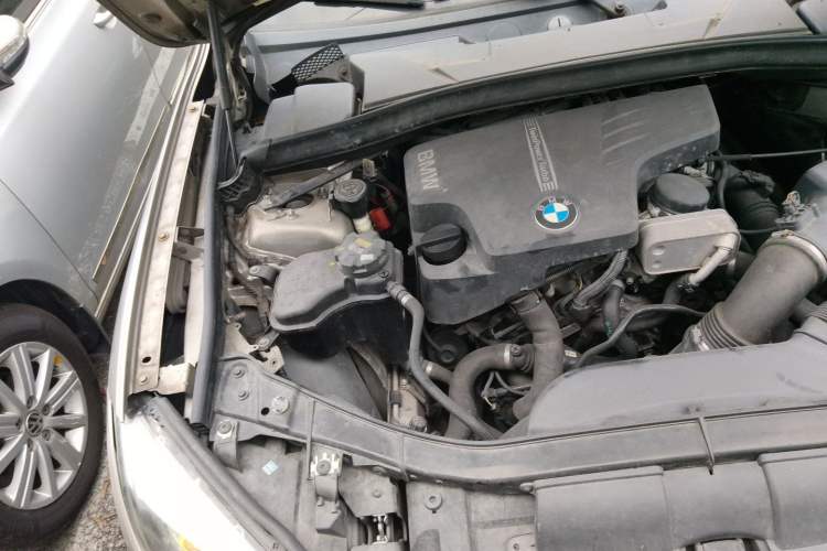 Used BMW X1 2012 sDrive20i Leading Model Engine Bay Right