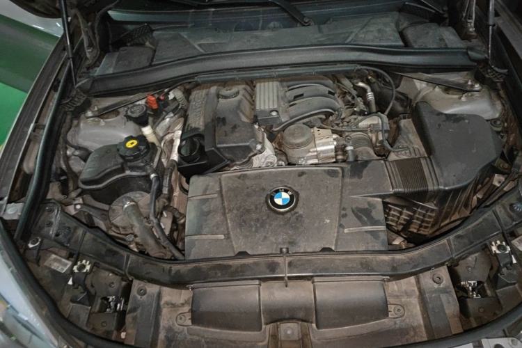 Used BMW X1 2012 sDrive18i Luxury Edition Engine Bay