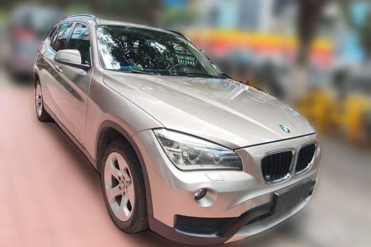 Used BMW X1 2012 sDrive18i Luxury Edition Front Right 45 Deg