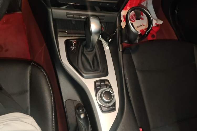 Used BMW X1 2012 sDrive18i Luxury Edition Gear Lever