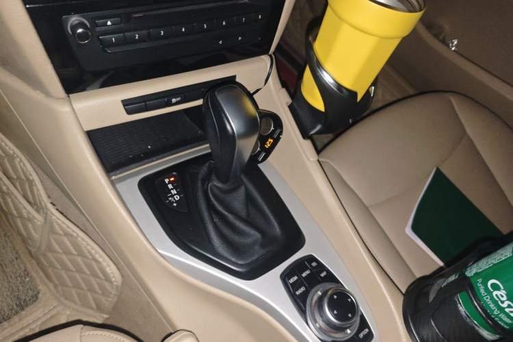 Used BMW X1 2012 sDrive18i Luxury Edition Gear Lever