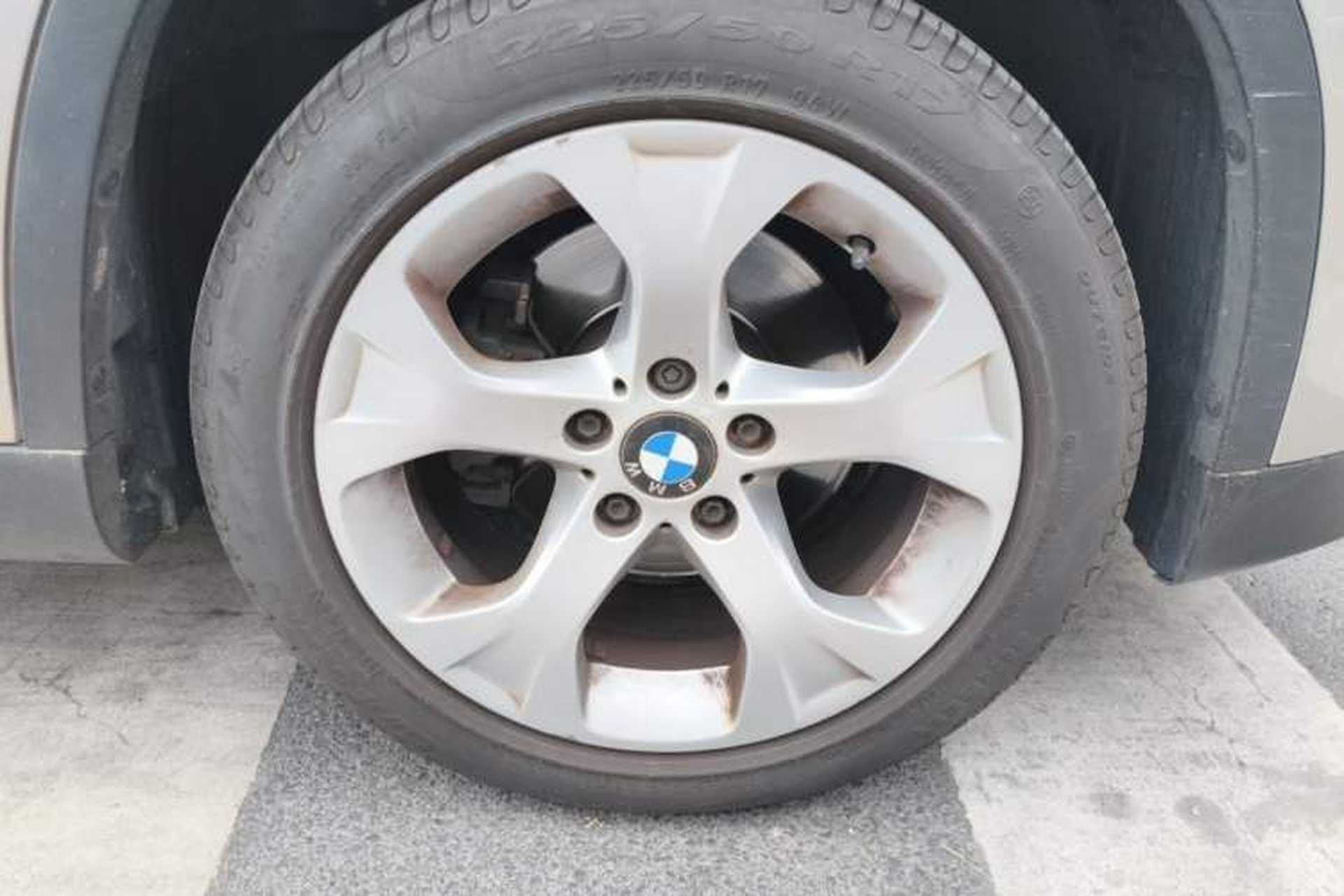 Used BMW X1 2012 sDrive18i Fashion Model Right Front Wheel Hub
