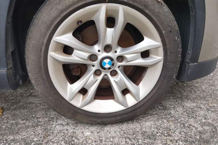 Used BMW X1 2012 sDrive20i Leading Model Right Front Wheel Hub