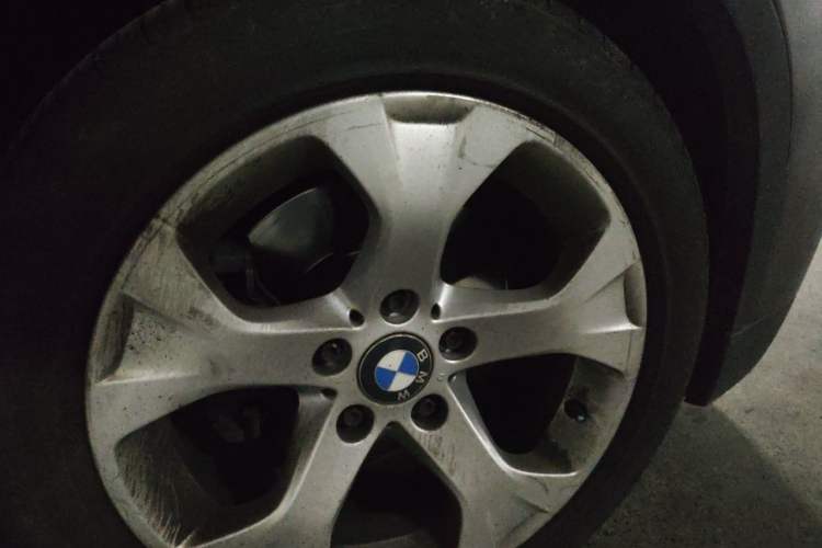 Used BMW X1 2012 sDrive18i Luxury Edition Right Front Wheel Hub