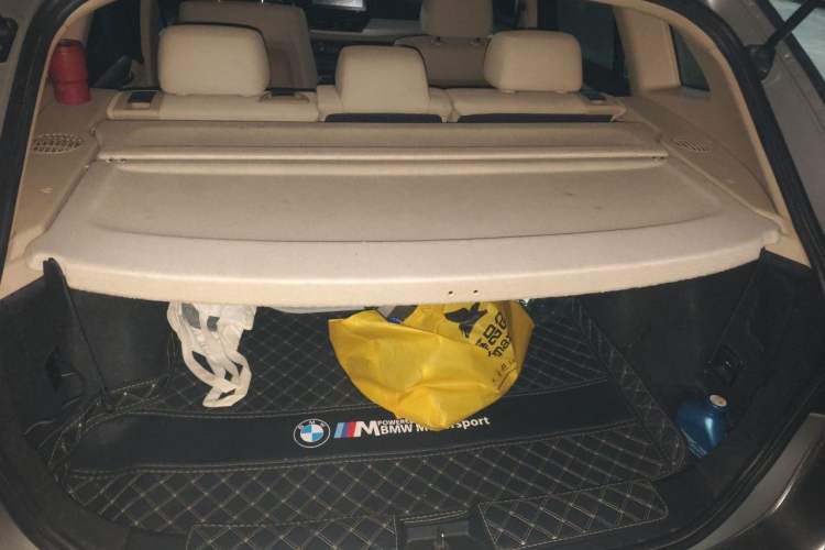 Used BMW X1 2012 sDrive18i Luxury Edition Trunk
