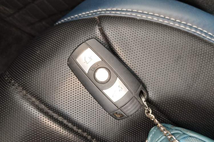 Used BMW X1 2012 sDrive18i Luxury Edition Vehicle Key