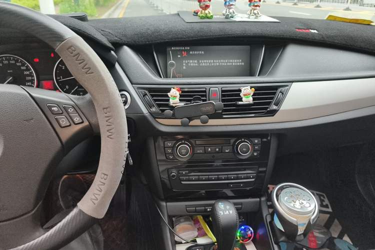 Used BMW X1 2012 sDrive18i Luxury Edition Audio And AC Panel