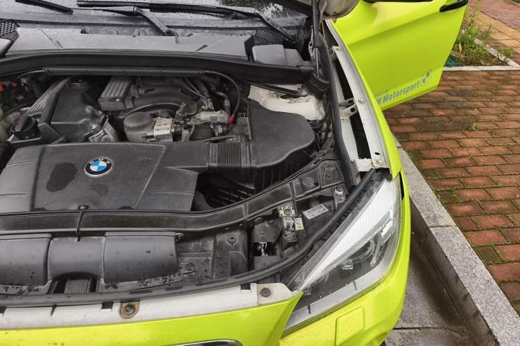 Used BMW X1 2012 sDrive18i Luxury Edition Engine Bay Left
