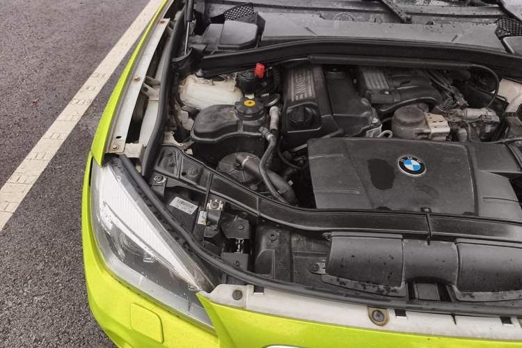 Used BMW X1 2012 sDrive18i Luxury Edition Engine Bay Right