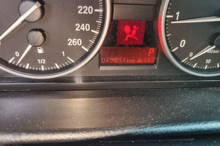 Used BMW X1 2012 sDrive18i Luxury Edition Odometer Close Up
