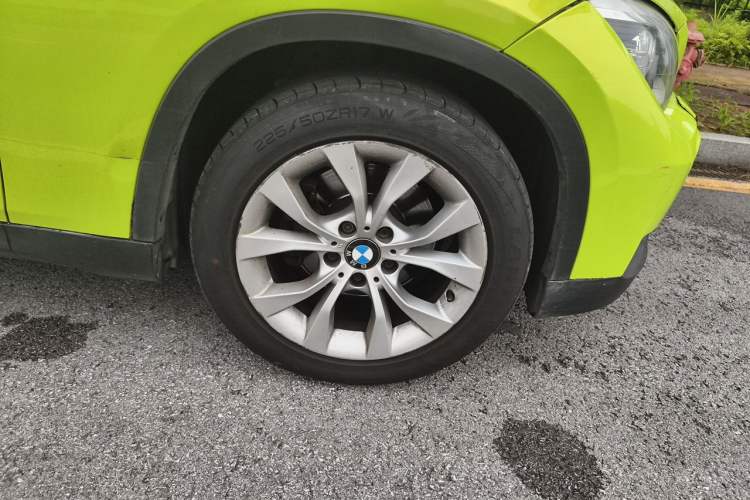 Used BMW X1 2012 sDrive18i Luxury Edition Right Front Wheel Hub