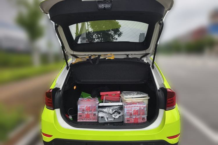 Used BMW X1 2012 sDrive18i Luxury Edition Trunk
