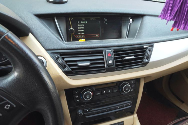 Used BMW X1 2012 sDrive18i Luxury Edition Audio And AC Panel