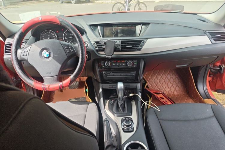 Used BMW X1 2012 sDrive18i Luxury Edition Center Console
