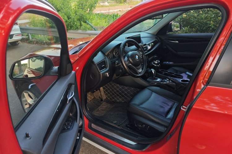 Used BMW X1 2012 xDrive20i Driver Seat
