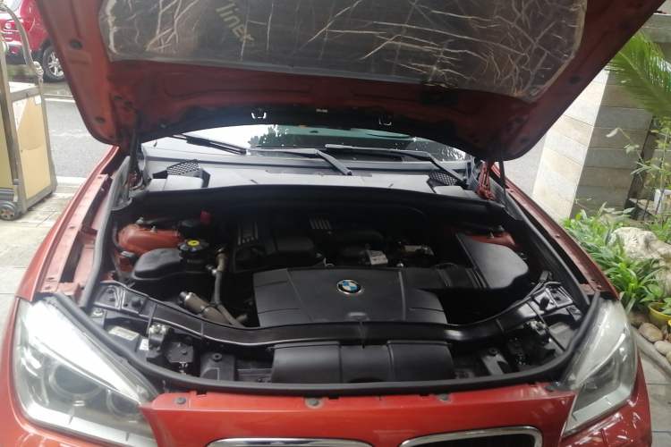 Used BMW X1 2012 sDrive18i Luxury Edition Engine Bay