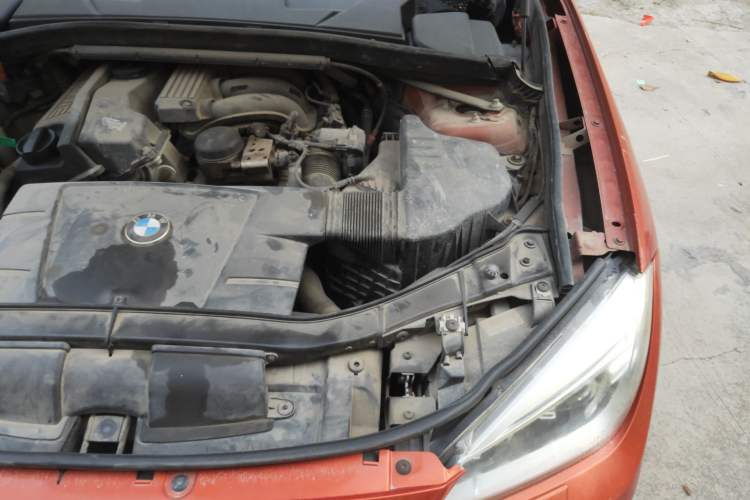 Used BMW X1 2012 sDrive18i Luxury Edition Engine Bay Left