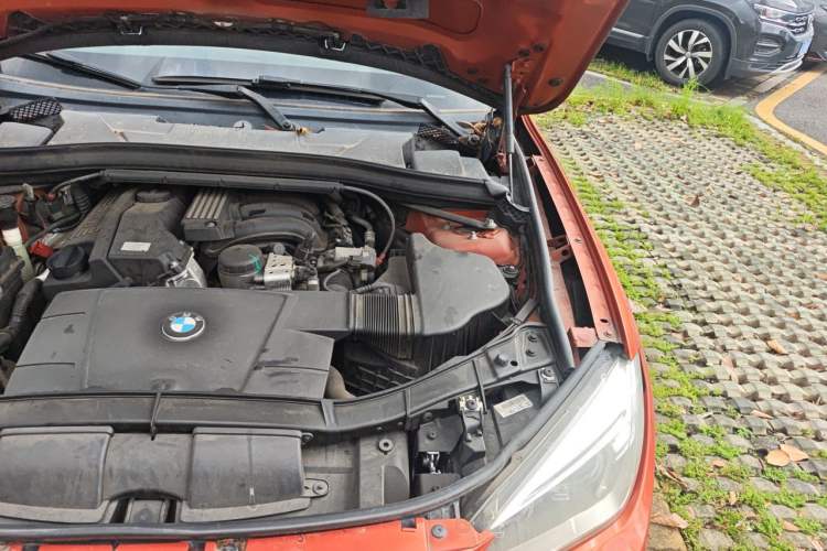Used BMW X1 2012 sDrive18i Luxury Edition Engine Bay Left