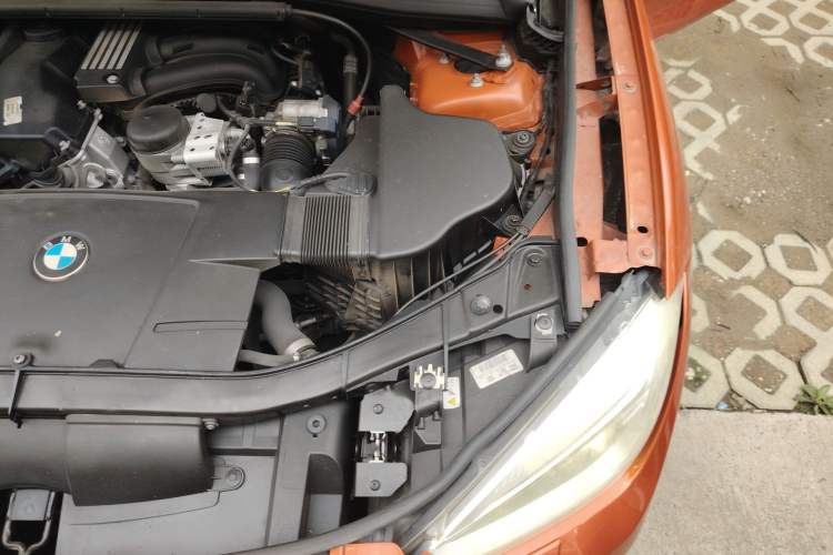 Used BMW X1 2012 sDrive18i Luxury Edition Engine Bay Left