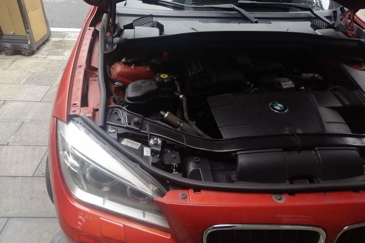 Used BMW X1 2012 sDrive18i Luxury Edition Engine Bay Right