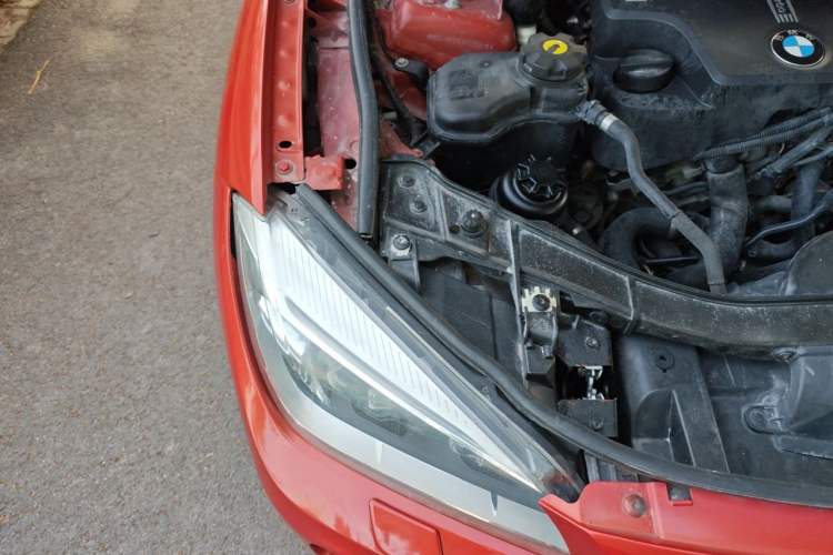 Used BMW X1 2012 xDrive20i Engine Bay Right