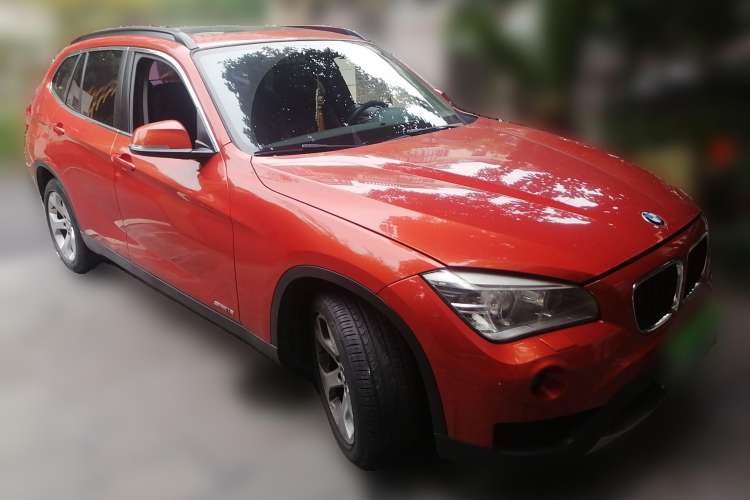 Used BMW X1 2012 sDrive18i Luxury Edition Front Right 45 Deg