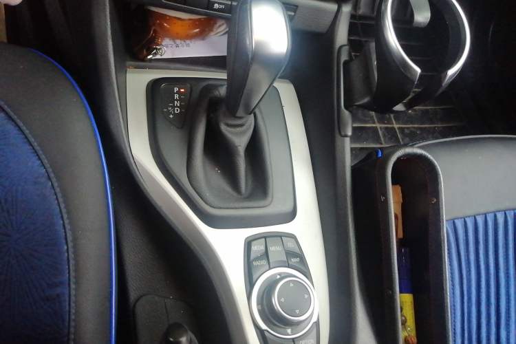Used BMW X1 2012 sDrive18i Luxury Edition Gear Lever