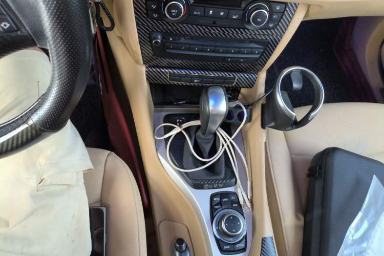 Used BMW X1 2012 sDrive18i Luxury Edition Gear Lever