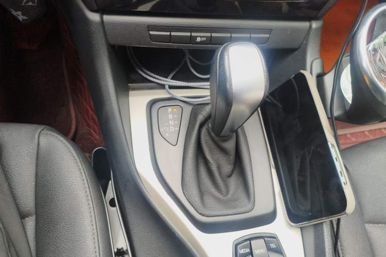 Used BMW X1 2012 sDrive18i Luxury Edition Gear Lever