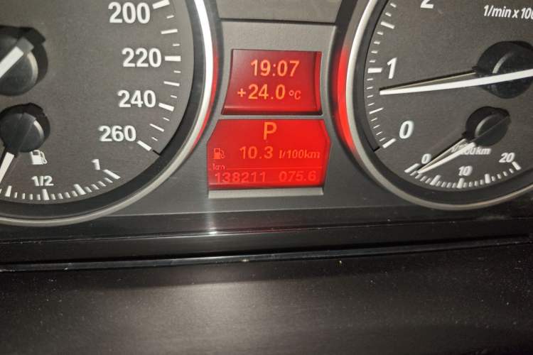 Used BMW X1 2012 xDrive20i Odometer Close Up