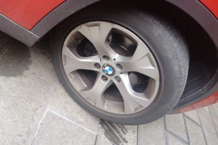 Used BMW X1 2012 sDrive18i Luxury Edition Right Front Wheel Hub