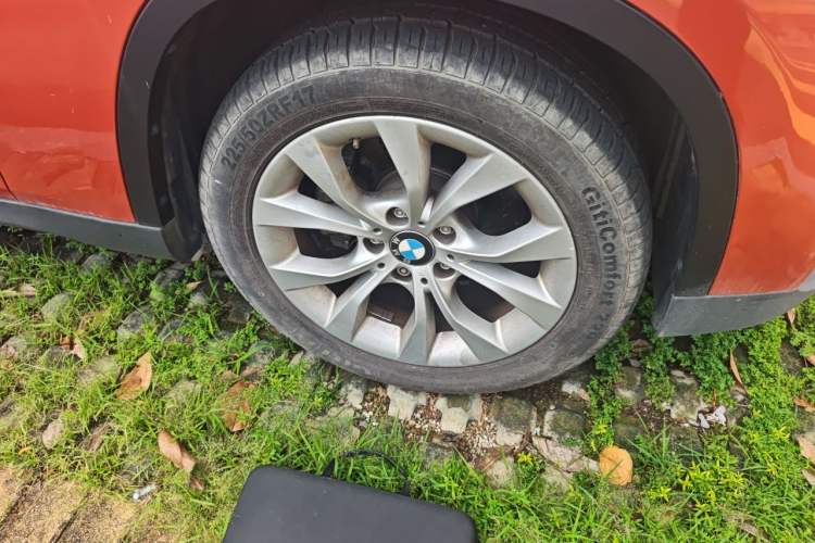 Used BMW X1 2012 sDrive18i Luxury Edition Right Front Wheel Hub
