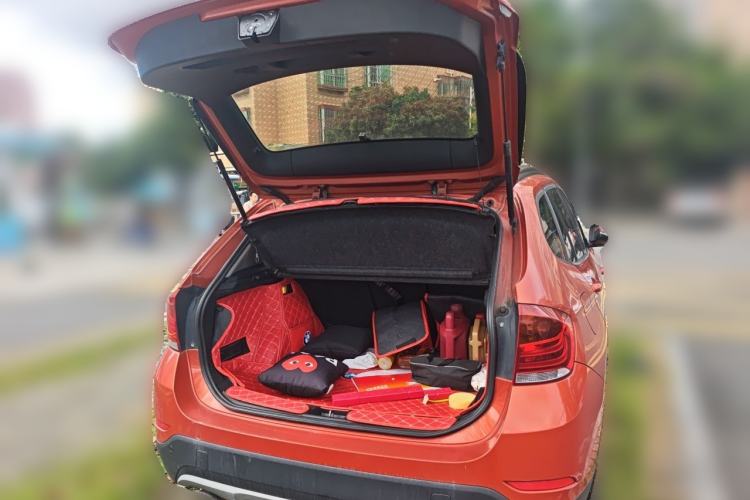 Used BMW X1 2012 sDrive18i Luxury Edition Trunk