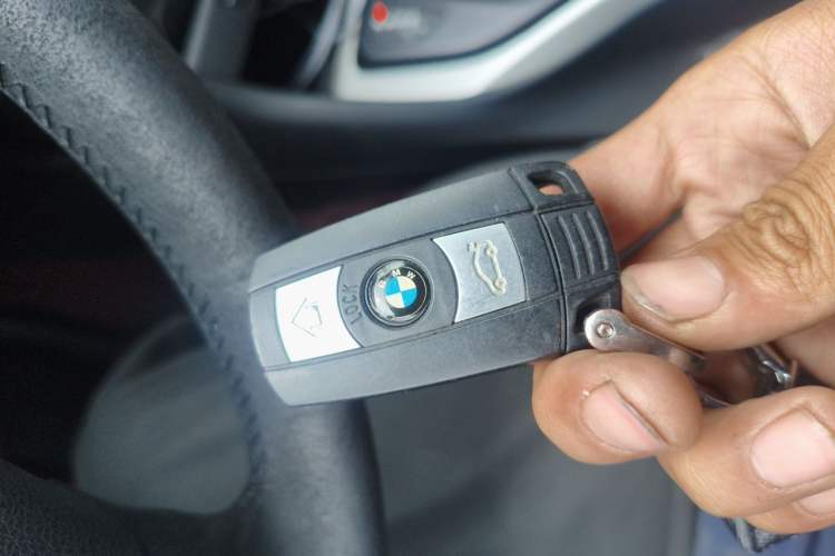 Used BMW X1 2012 sDrive18i Luxury Edition Vehicle Key