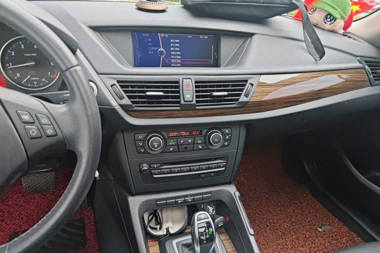 Used BMW X1 2012 xDrive20i Luxury Model Audio And AC Panel