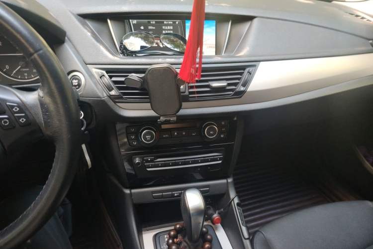 Used BMW X1 2012 sDrive18i Luxury Edition Audio And AC Panel