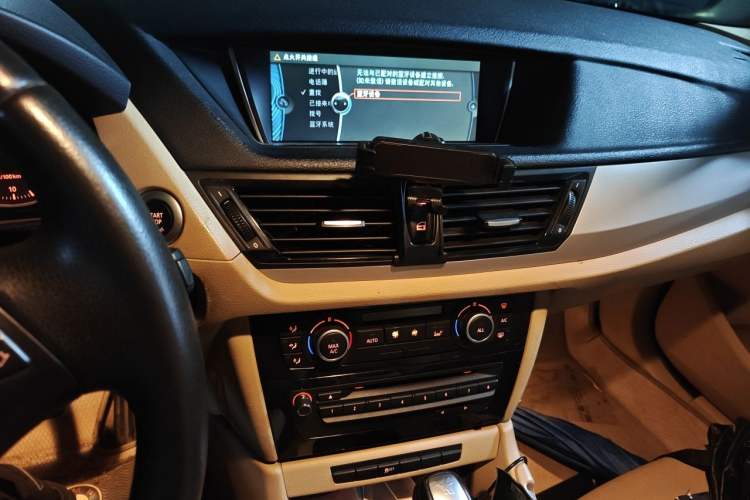 Used BMW X1 2012 sDrive18i Luxury Edition Audio And AC Panel