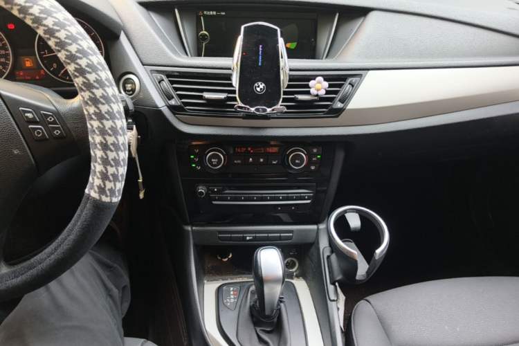 Used BMW X1 2012 sDrive18i Luxury Edition Audio And AC Panel