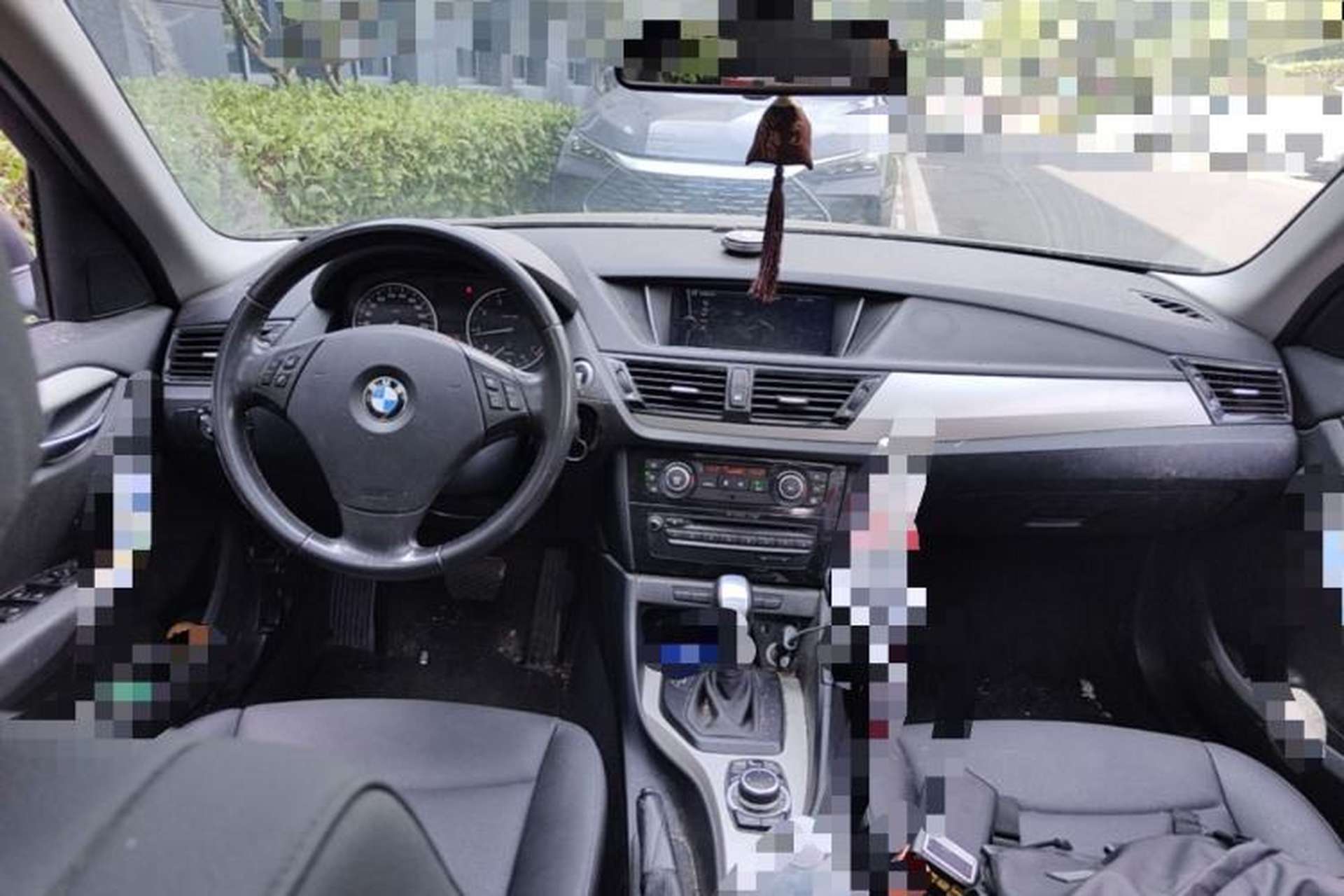 Used BMW X1 2012 sDrive18i Luxury Edition Center Console