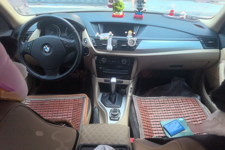 Used BMW X1 2012 sDrive18i Luxury Model Center Console